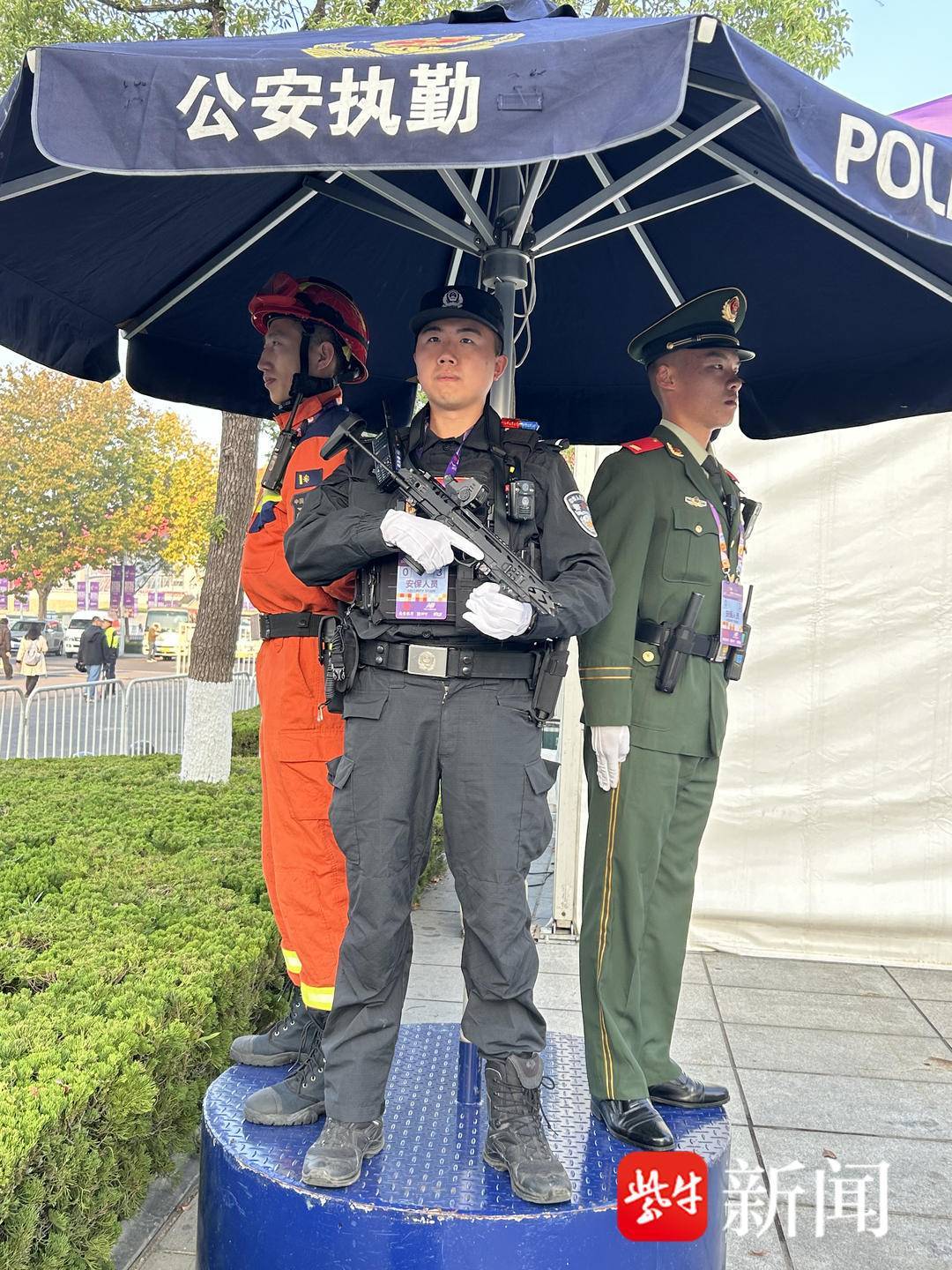 视频 |南京警方8100名警力护航南马24000选手参赛