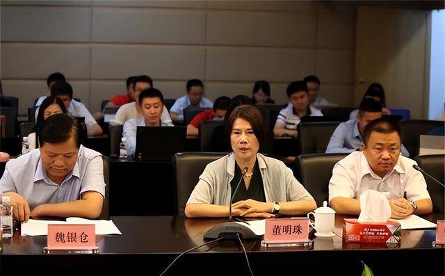 只有高中学历的魏银仓,却骗走董明珠26亿,他是如何做到的?