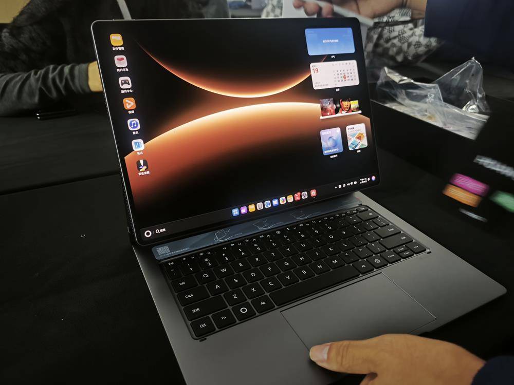 首款鸿蒙二合一平板电脑来了！用上华为史上最大平板屏