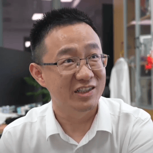 在活动现场我们就收获了约190份简历