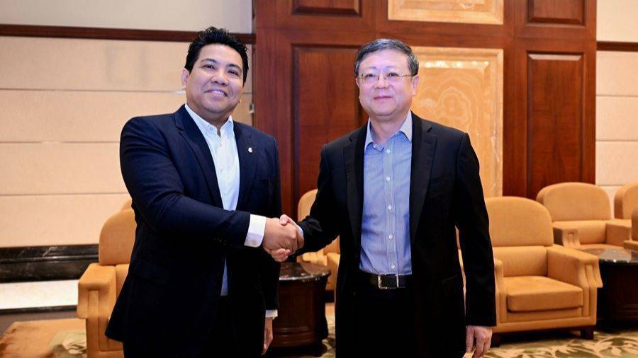 陈吉宁会见马来西亚国家石油公司总裁兼首席执行官陶菲克