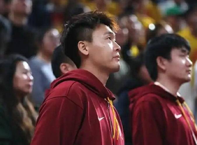 男篮世预赛｜中国男篮带13名球员赴韩国 赵睿随队出征