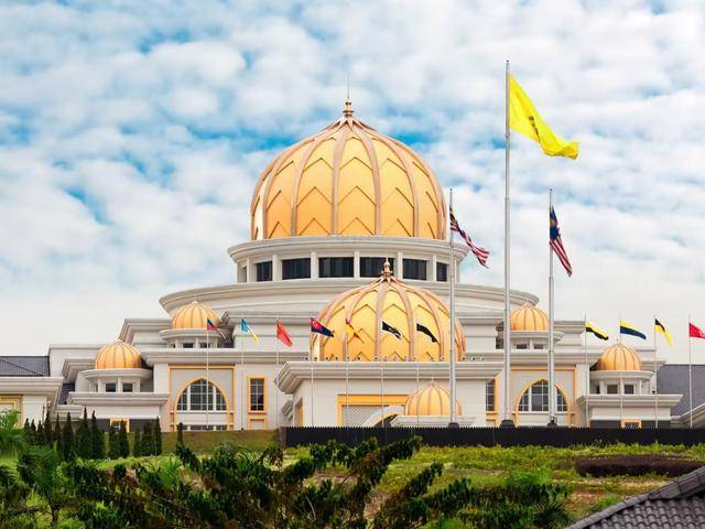 原创 马来西亚下血本了!凑了73.6亿,把整个国家的5G都交给了华为中兴