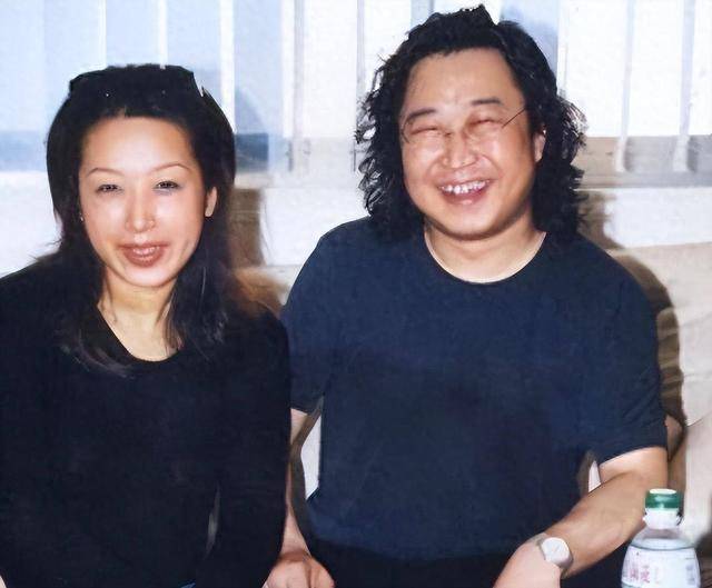 两人热恋不久,张俊以就因涉嫌诈骗锒铛入狱