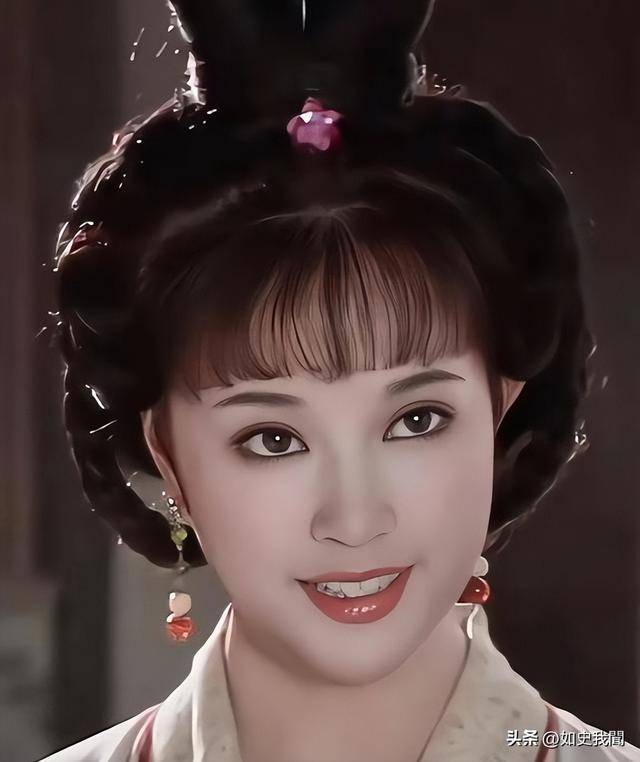 刘晓庆担忧的事发生了!意外摔倒、分不清人,75岁终是败在年纪上