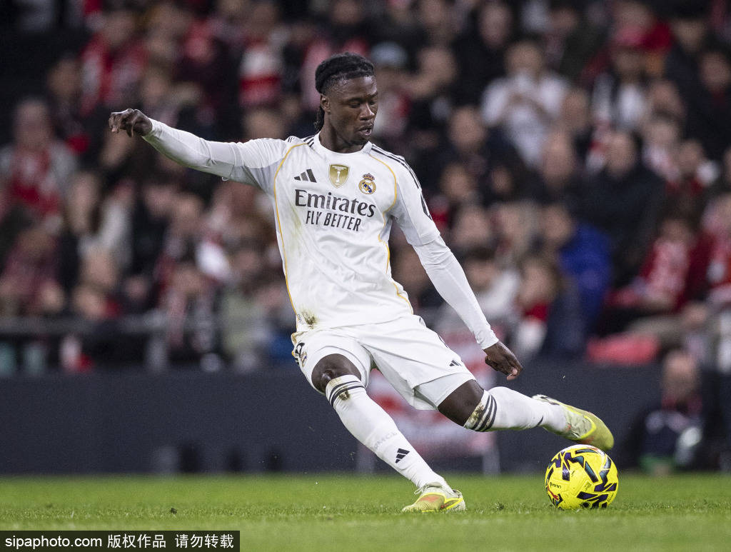 皇马双星命运迥异!卡马文加有望复出战塞尔塔 赫伊森继续缺阵