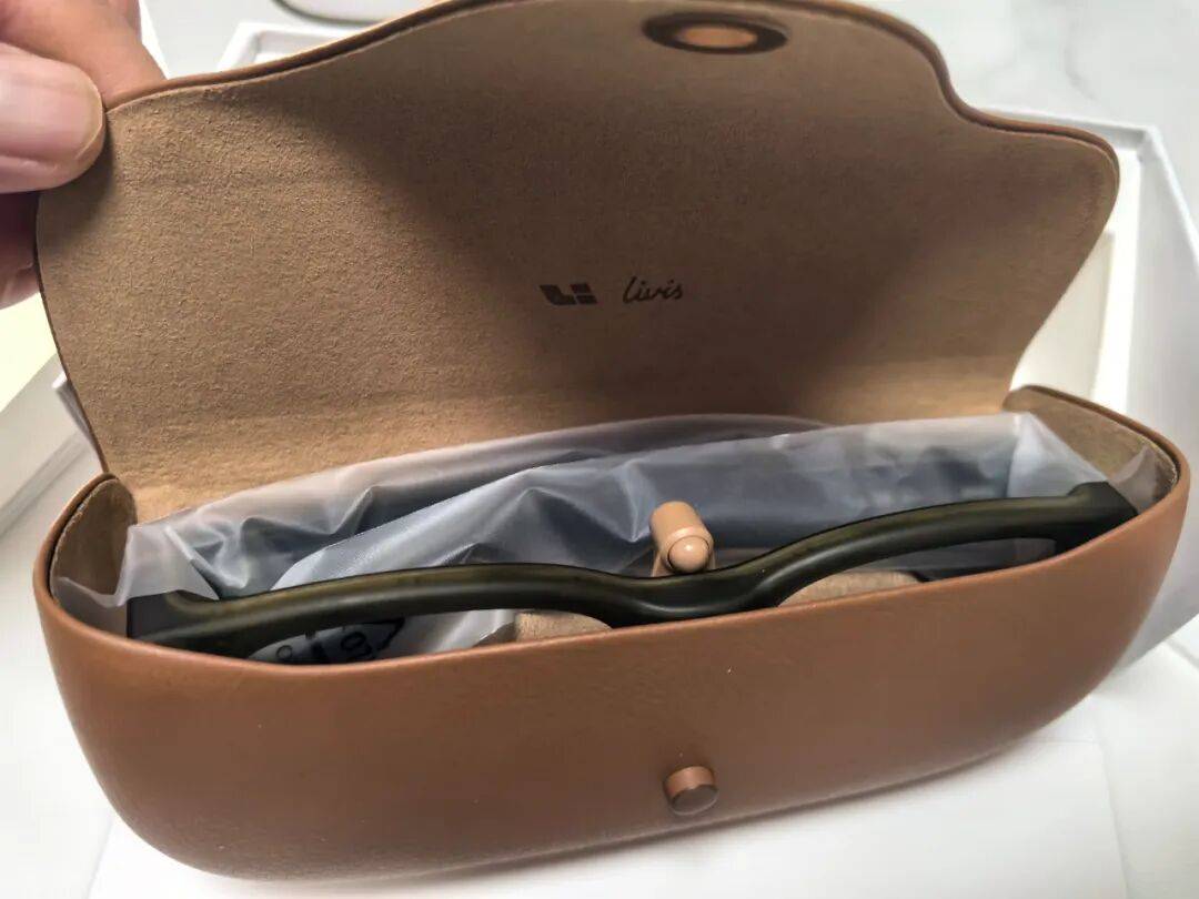 别吹了，AI眼镜没那么神