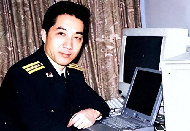 张召忠一年的收入，大概是多少钱？_局座_媒体_导弹部队