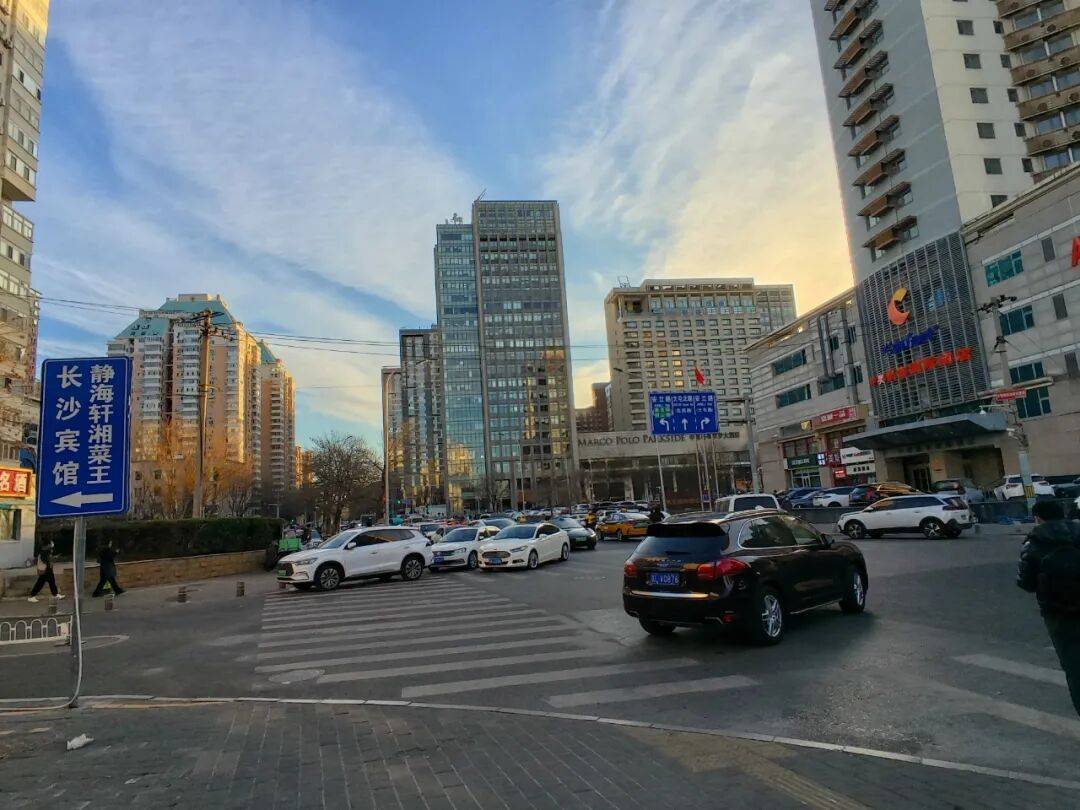 别吹了，AI眼镜没那么神