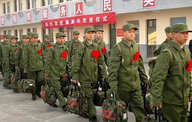 22年前曾有人建议：裁撤 20 万兵力，缓解财政压力，走精兵强军路线_裁军_我国_军队