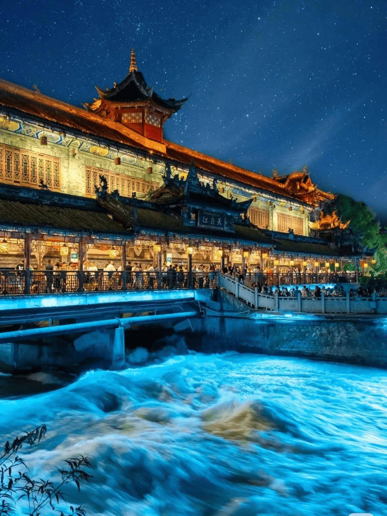 夜色都江堰丨岷江河畔的安澜守护