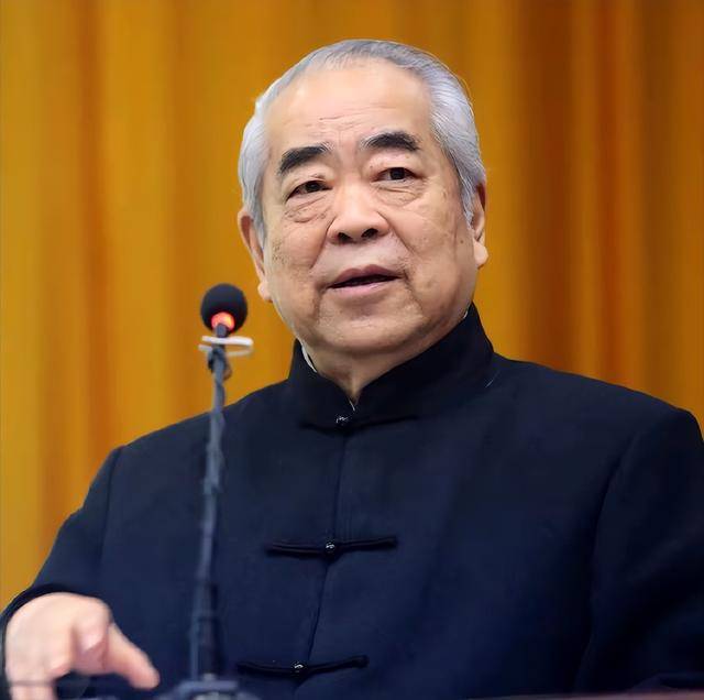 与女儿断绝关系仅1天,范曾担心的事发生了,小50岁娇妻受牵连