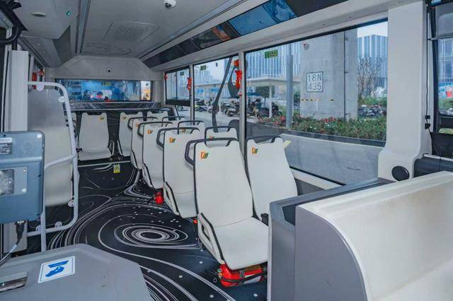 无人驾驶公交车来咯！成都首例自动驾驶定制公交开跑