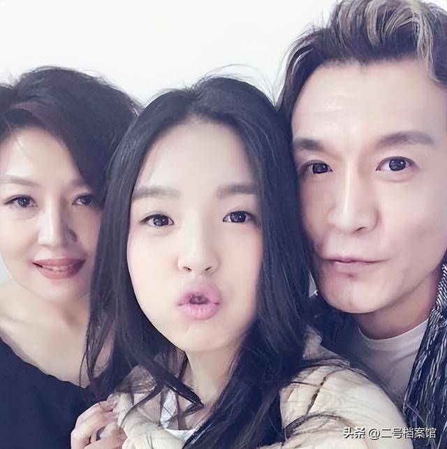 多次拒绝赵本山,凭一己之力改春晚基调的哈文,如今下场毫不意外