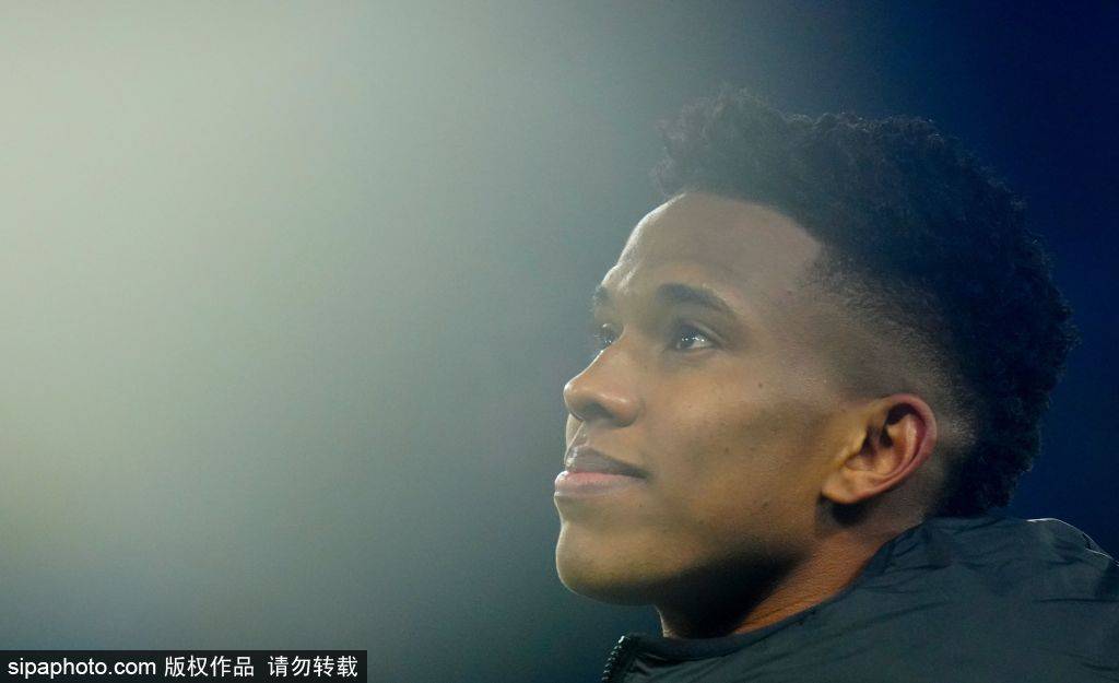 巴萨瞄准荷兰佩德里,英超豪门与皇马虎视眈眈