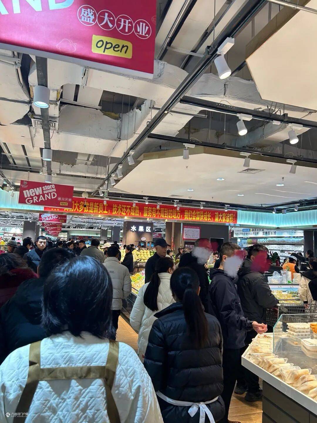 万达芙思特超市新增熟食就餐区!