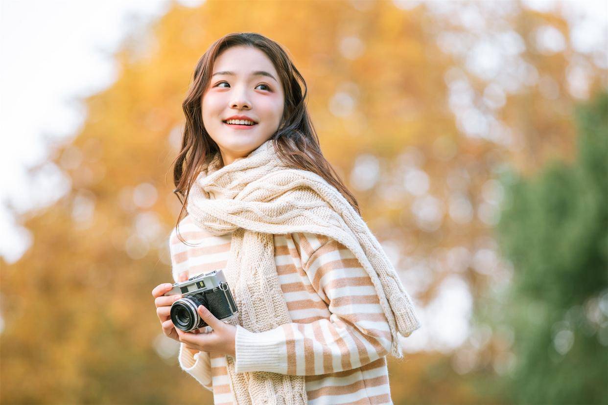 半亩花田的信任崩塌：从宝妈信赖到擦边透支 IPO的致命失守