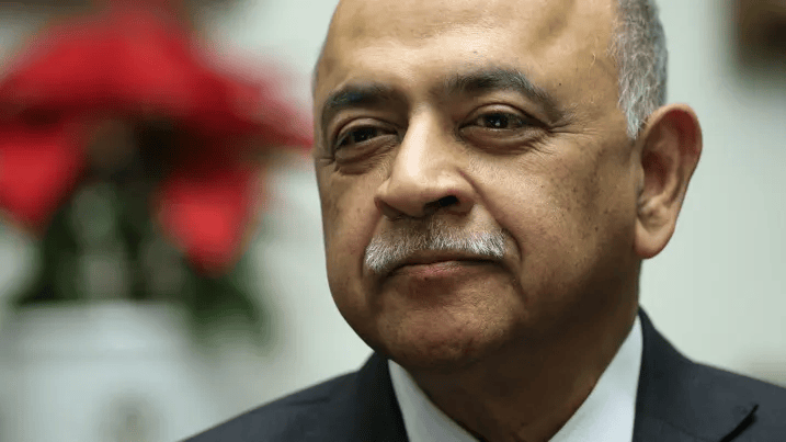 图灵奖大佬痛心：有人千万年薪，有人惨遭失业！25年全美疯狂裁员117万