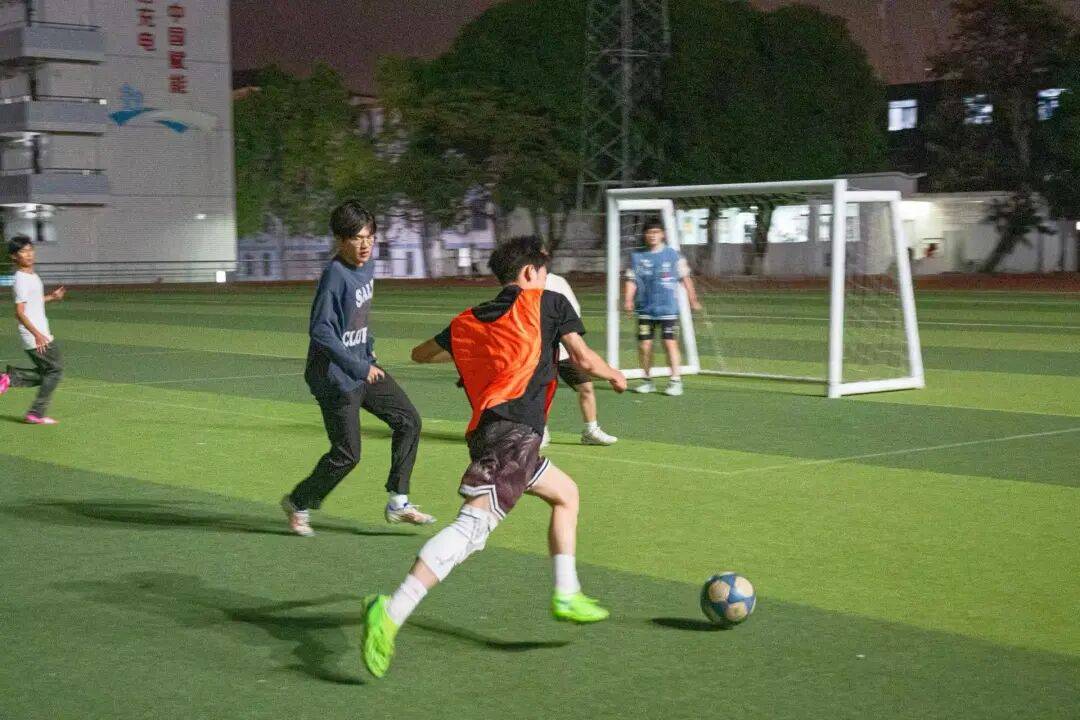 输配电NBA职业联赛中文官网__实时赛程比分+球队资讯工程系丨“电”燃赛场“竞”绽青春——篮球、足球赛事圆满落幕