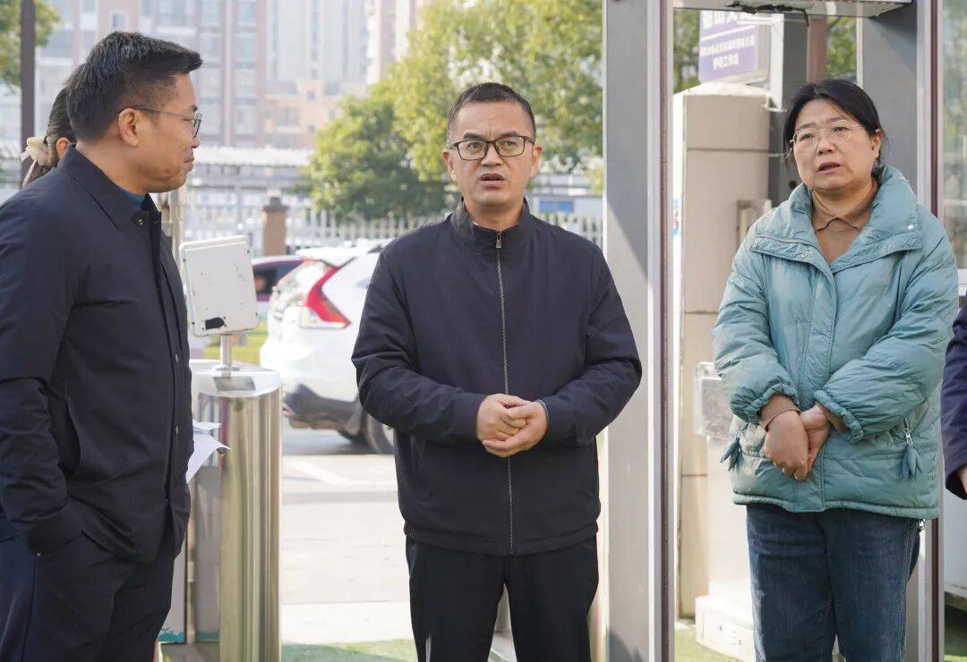 叶建国专题调研检查高层建筑以及校园消防安全工作