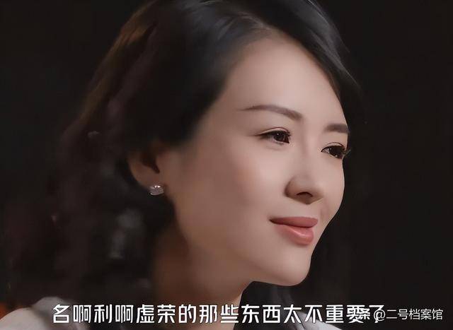 12月还没过，46岁章子怡再次官宣喜讯，离婚前说的话她做到了