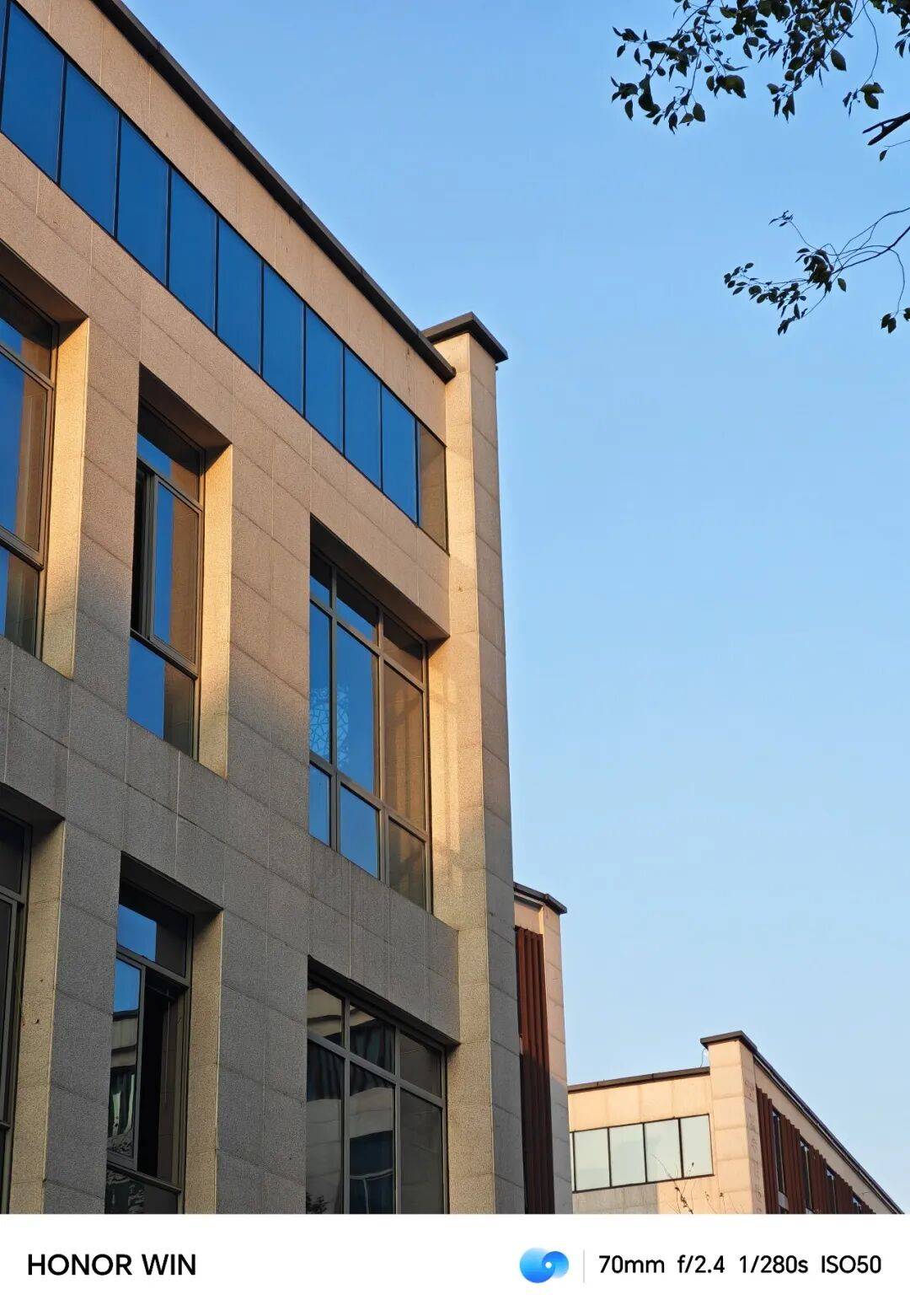 10000mAh电池的手机，被荣耀给做出来了。。。