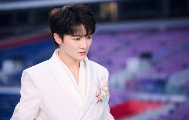 2026跨年晚会名单出炉，把卫视和央视放一起看，差别就出来了