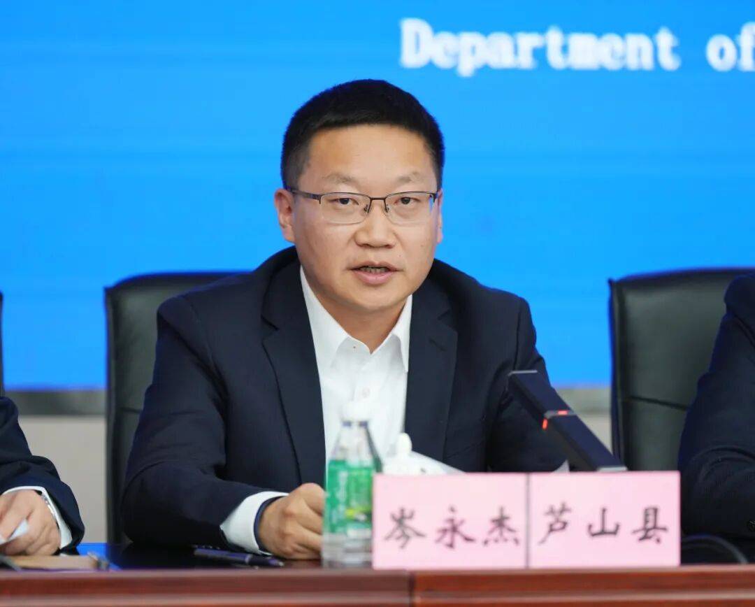 坚持生态立县,成立县委书记,县长任"双组长"的生态文明建设领导小组
