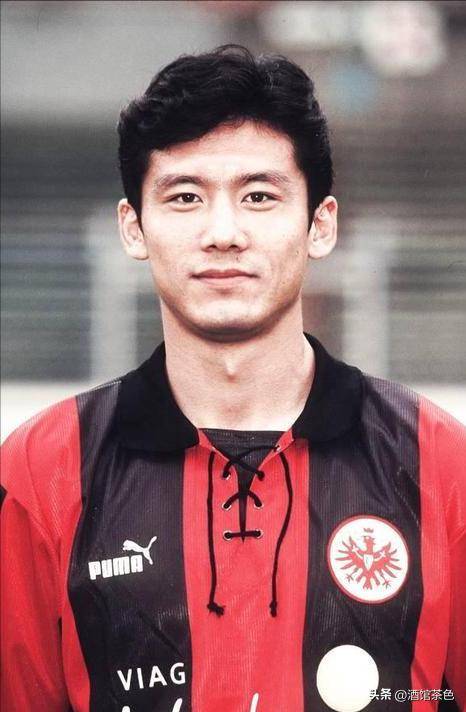 国足留洋传奇，24岁在德甲当主力，娶舞蹈演员生一子，如今怎样了