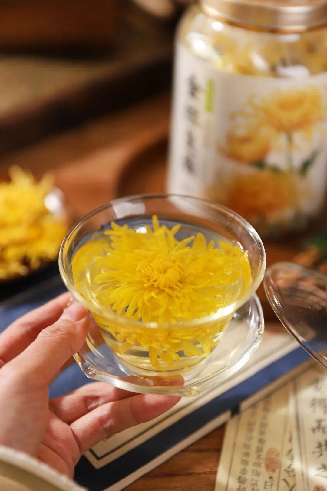 抚平燥火滋润身心缓解眼部疲劳～比杯子还大的金丝皇菊一杯润透