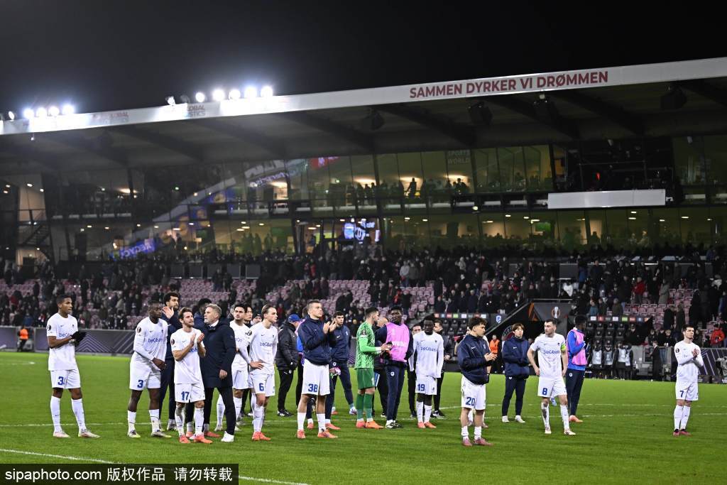 兄妹俩都是国脚！黄嘉辉、黄嘉欣同时入选2026年首期国字号集训