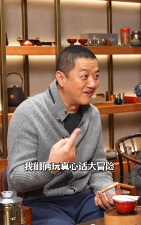 离婚仅两个月，54岁的李亚鹏传来“噩耗”，真让海哈金喜说对了