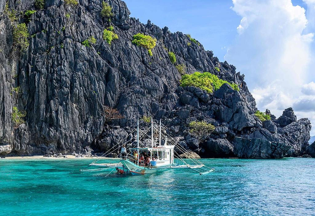 东南亚旅游，菲律宾成“坠落之星” -华闻时空