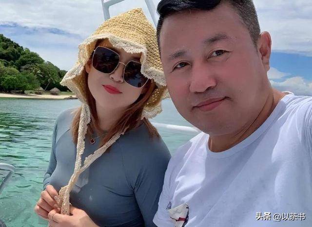 61岁王小宝现状：住300平豪宅领4815退休金，和闫学晶追求不一样