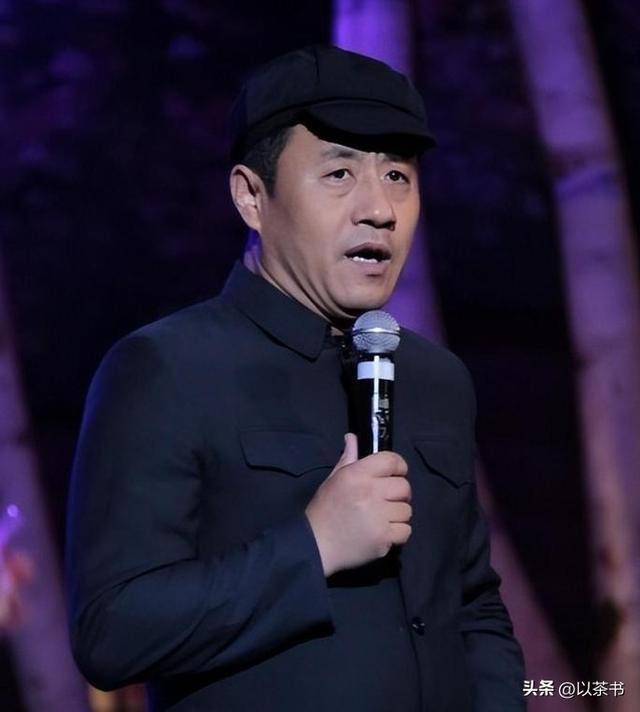 61岁王小宝现状：住300平豪宅领4815退休金，和闫学晶追求不一样