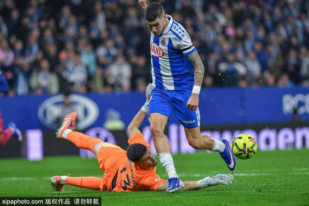 巴萨以十二个进球开启2026年的足球盛宴