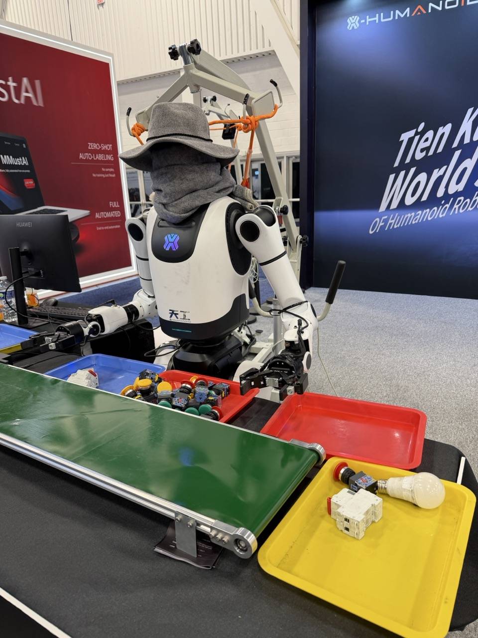 比宇树跳舞更酷！机器人军团征战CES2026，五大趋势已明