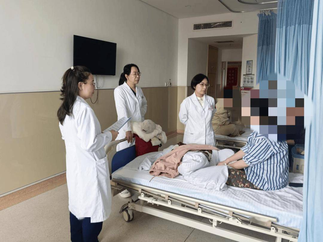 北京婦產(chǎn)醫(yī)院檢查陪護(hù)加掛號(hào)重癥轉(zhuǎn)診順暢銜接，診療不斷檔的簡(jiǎn)單介紹