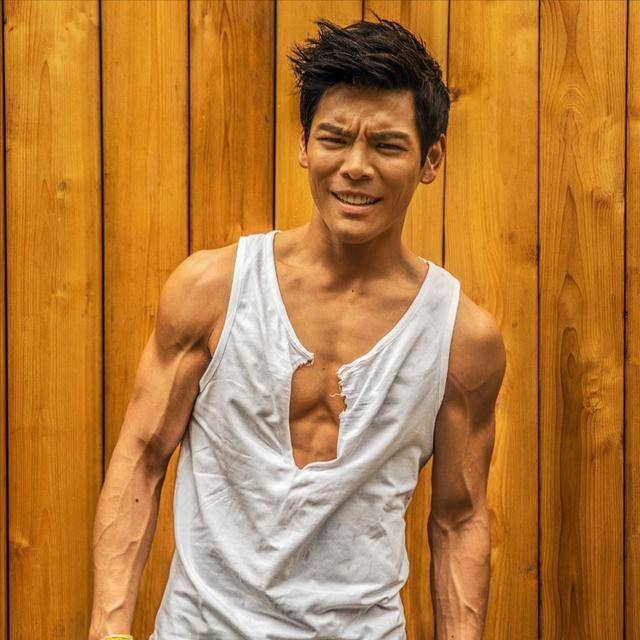 徐帆回应离婚5个月，冯小刚近况曝光，他的“小心思”再藏不住了