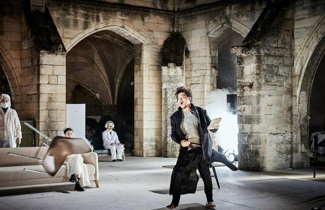 曾暗恋过梅婷,被长相耽误多年的陈明昊,靠《小城大事》再次翻红