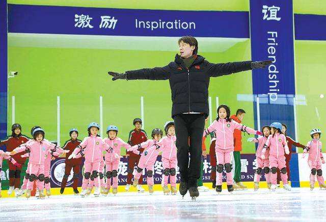 从追梦到筑梦庞清佟健冠军夫妻“拓冰”十年