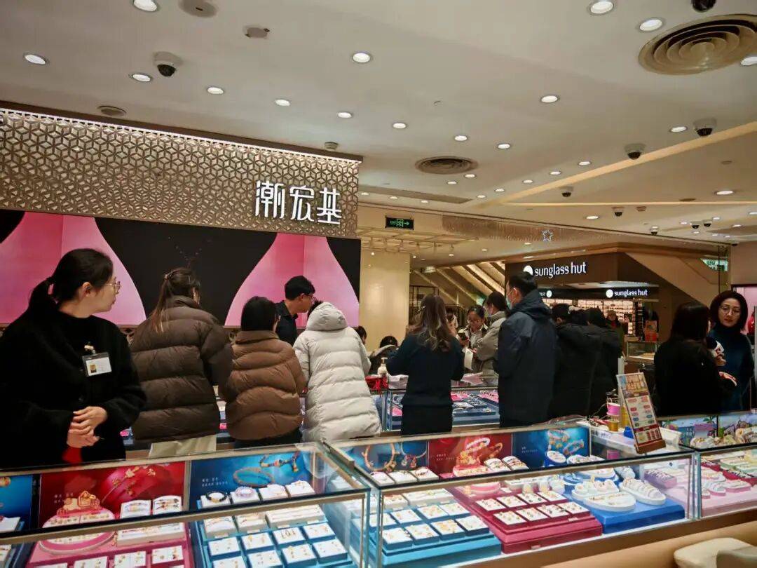 百年意式极速×摩登都会心跳！首届“静安新春时尚HighGO节”“马”上开启