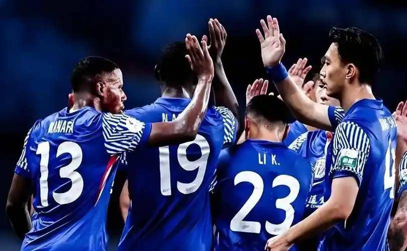 疯抢！切尔西4500万报价20岁妖卫，6000万要价难谈，补后防赌未来