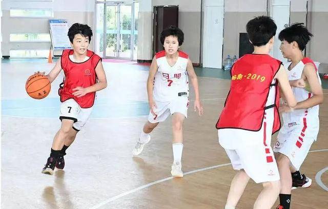 NBA职业联赛中文官网__实时赛程比分+球队资讯东港实验学校！让“玩球”成为孩子们最爱的事