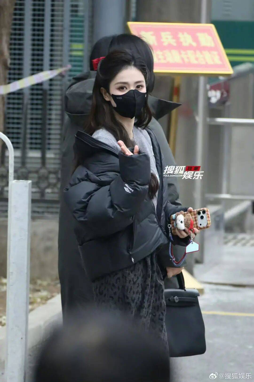 春晚第二次彩排结束！白鹿、欧阳娜娜路透太美了！_搜狐网