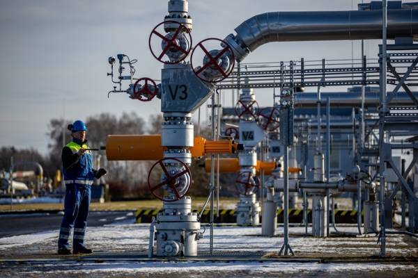欧盟正式批准：明年全面禁止进口俄罗斯天然气-华闻时空