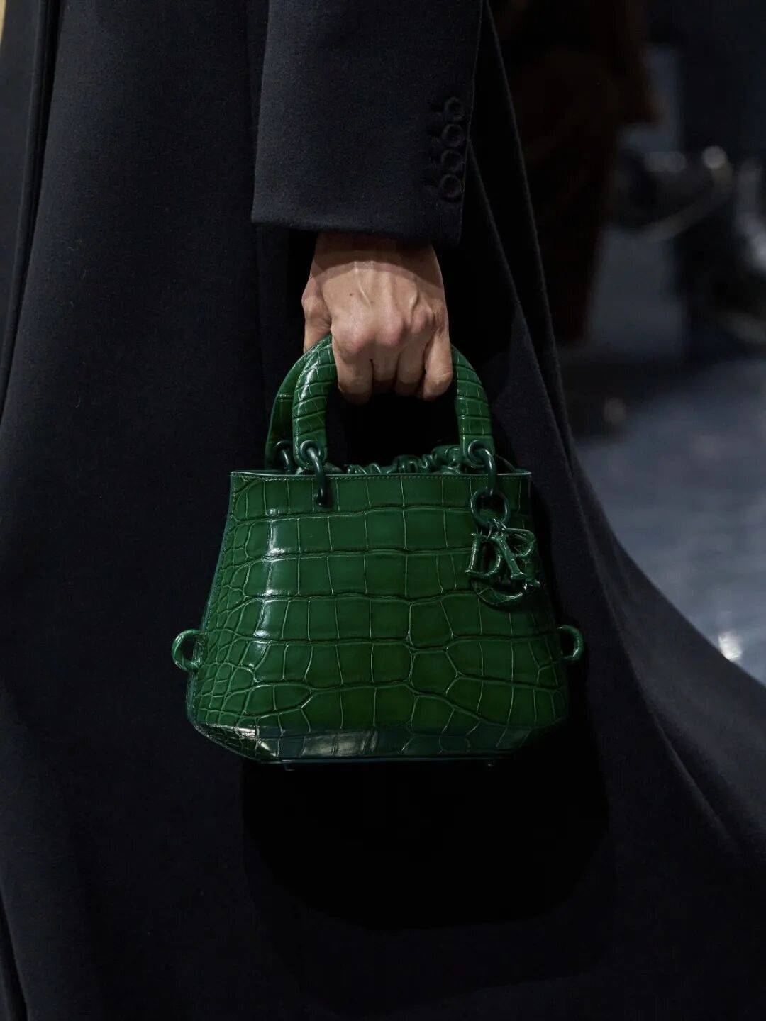 Jonathan_Anderson在DIOR的高级订制首秀，玩出了什么“花样”？