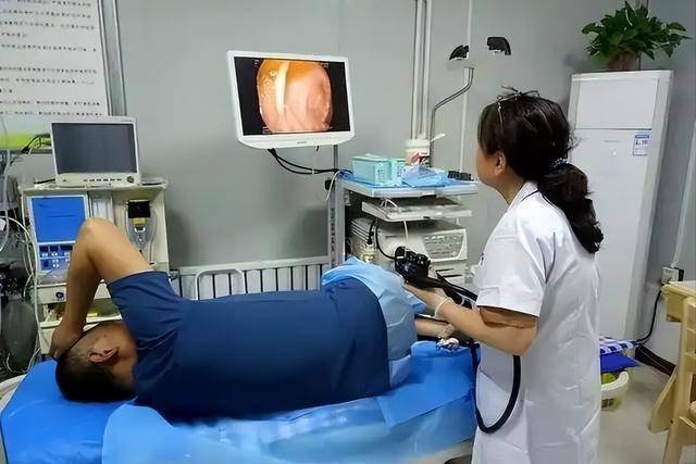 医生告诫：肛门癌早期不是便血，是身上出现4大异常，千万别忽视