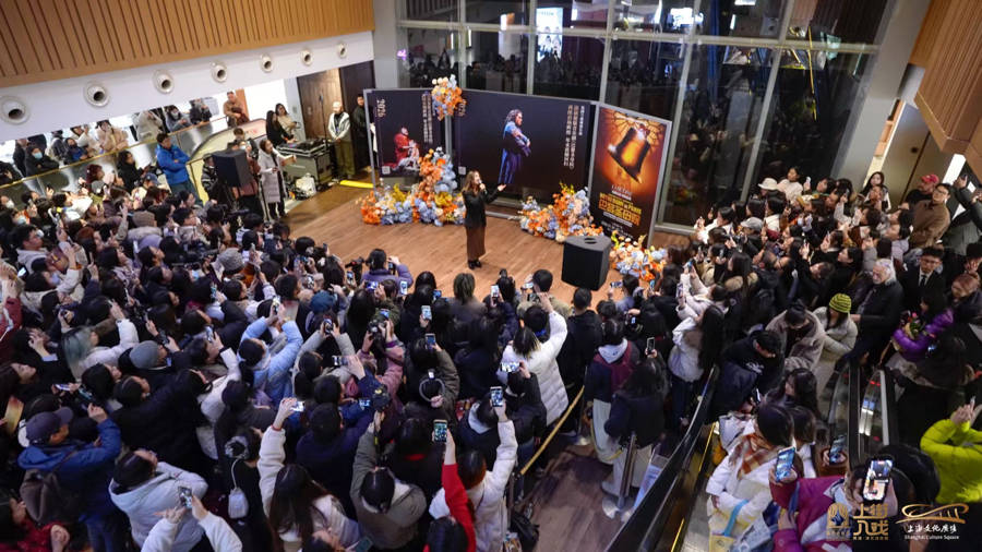 上海商圈邂逅卡西莫多，法语音乐剧《巴黎圣母院》快闪人气爆棚