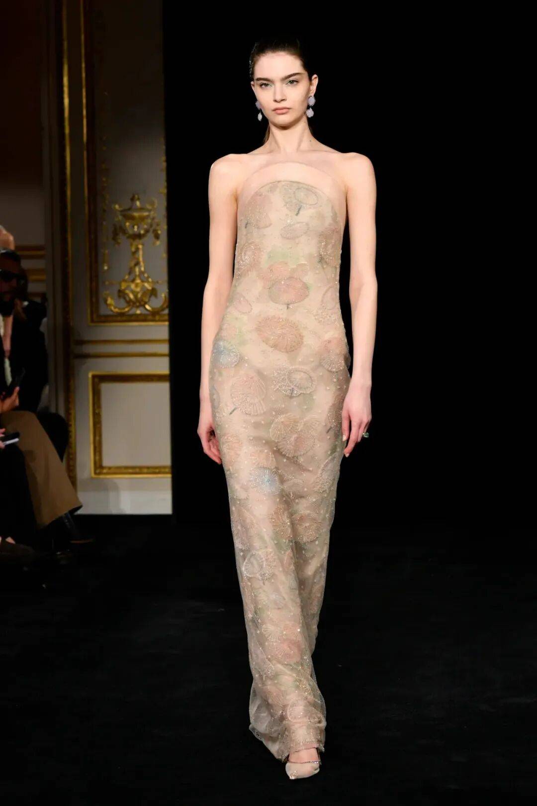 2026巴黎高定时装周落幕:荟萃全世界最美的衣服! 2026巴黎高定时装周落幕:荟萃全世界最美的衣服!